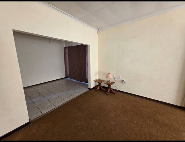 3 BEDROOM HOUSE TO LET IN FLORA GARDENS